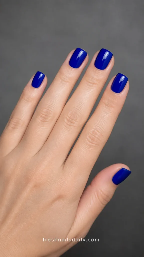 
cobalt blue glossy short square nails